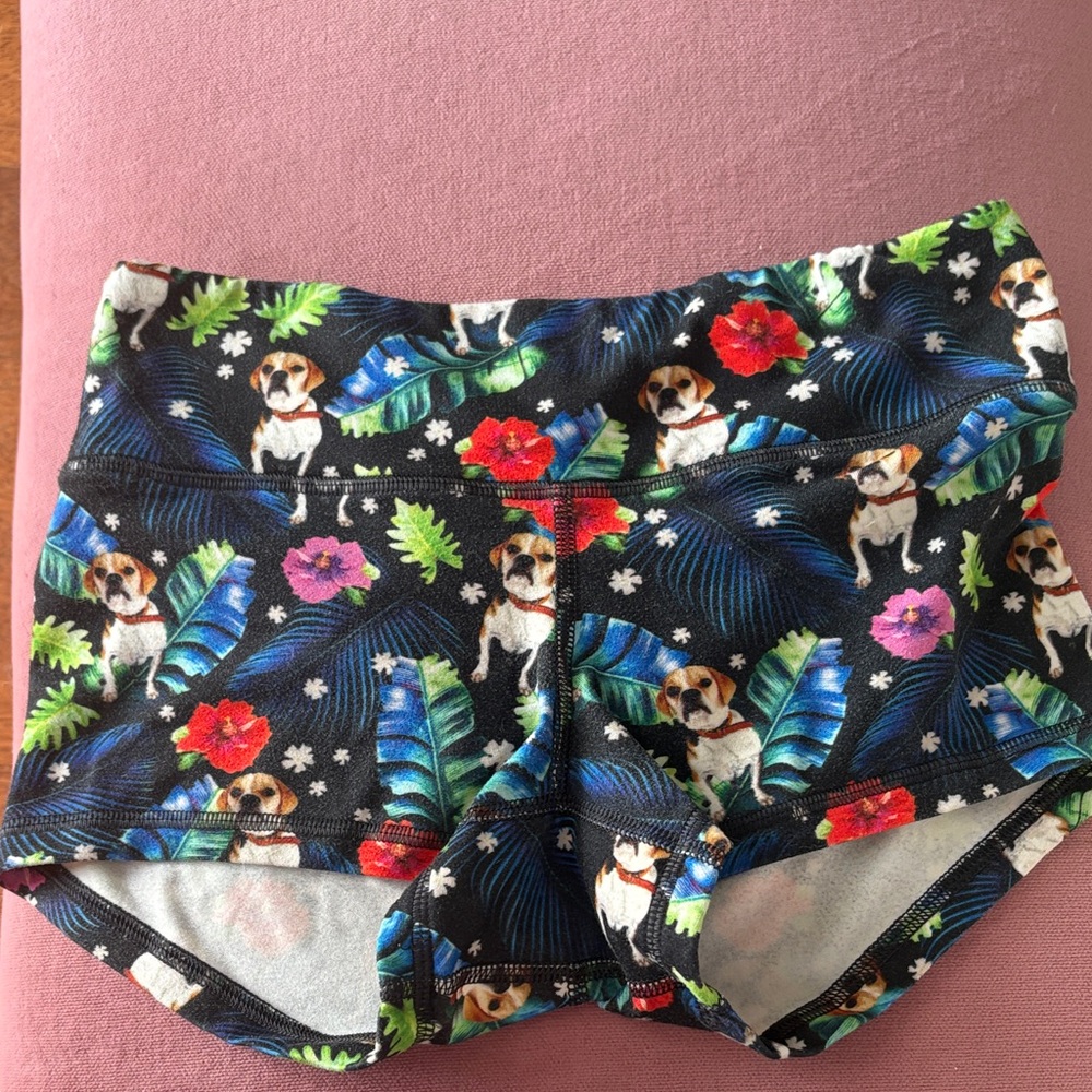 FLEO Bootie/Fitness/Crossfit Shorts Puggle Dog and Floral Design